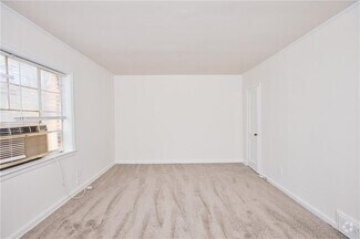 Building Photo - 1347 Briarwood Dr NE