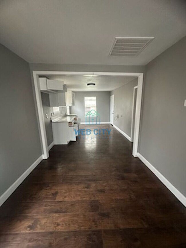 Foto del edificio - 1323 Grinnell St