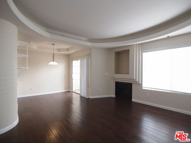 Foto del edificio - 10627 Moorpark St