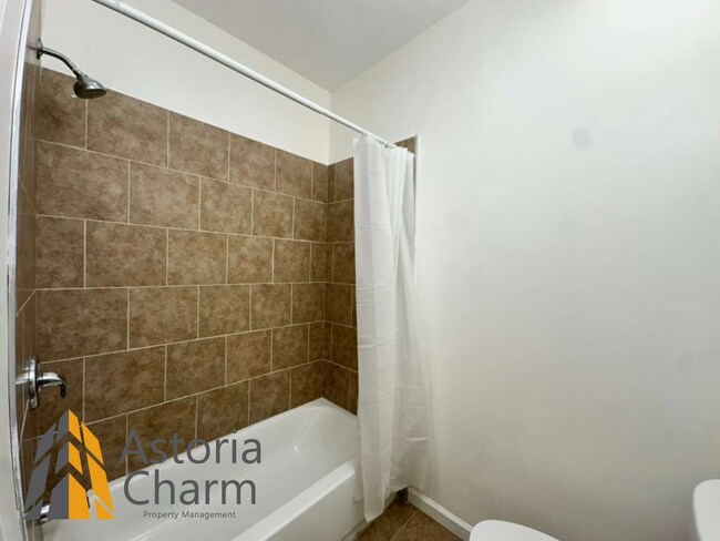 Foto del edificio - 3 Bedroom Plus Two Dens with Finished Basement on Harford Road