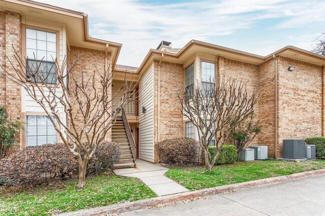 Photo - 16301 Ledgemont Ln Apartment