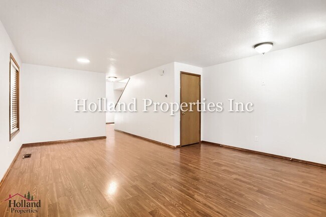 Foto del edificio - 18215 SW Longacre St