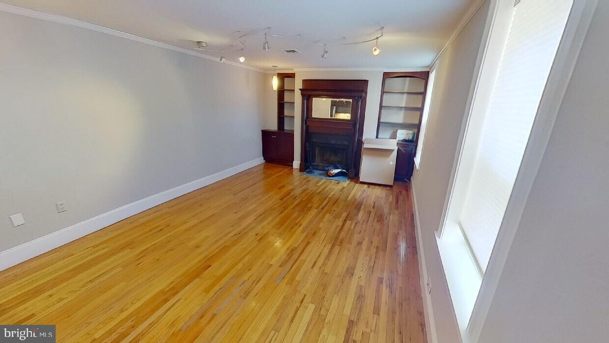 Primary Photo - 2302 Spruce St