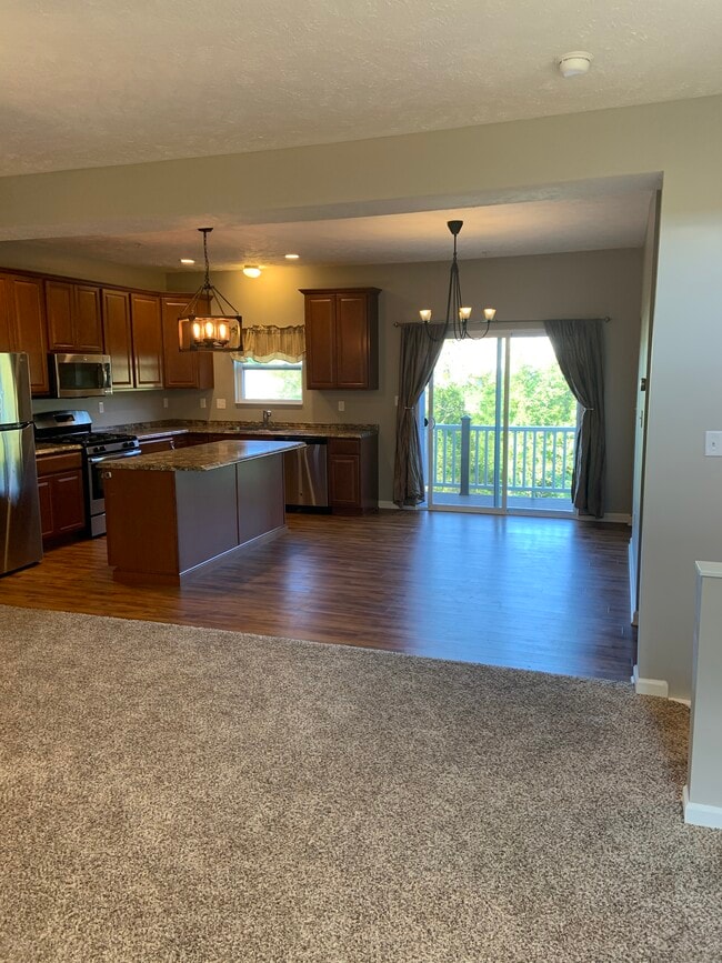 Building Photo - 1505 Canterbury Dr