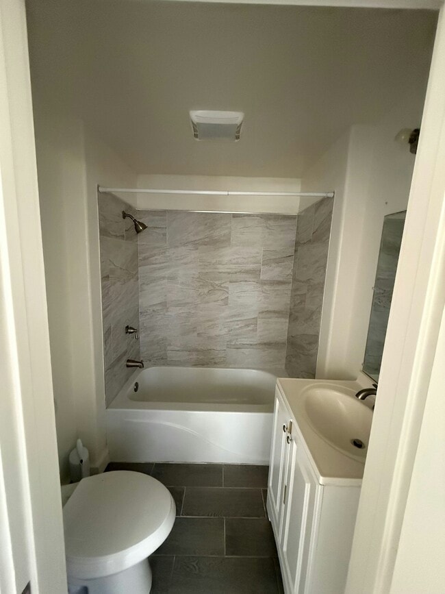 Building Photo - 3420 Lemon St