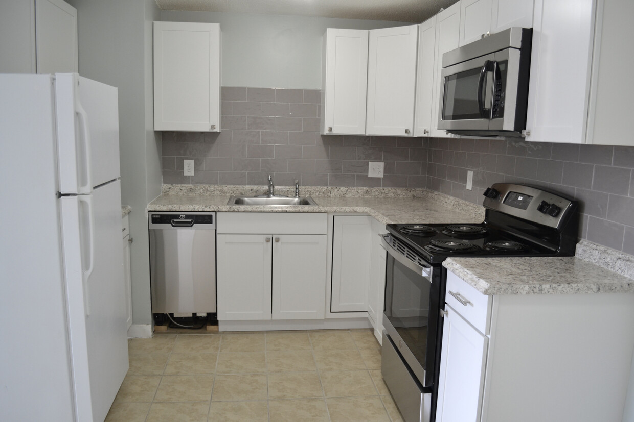 Kitchen - 77 Nicholas Rd