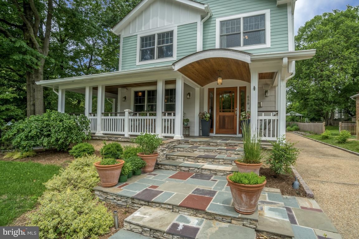 Foto principal - 639 26th St S