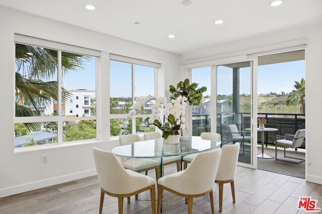 Foto del edificio - 12510 W Fielding Circle