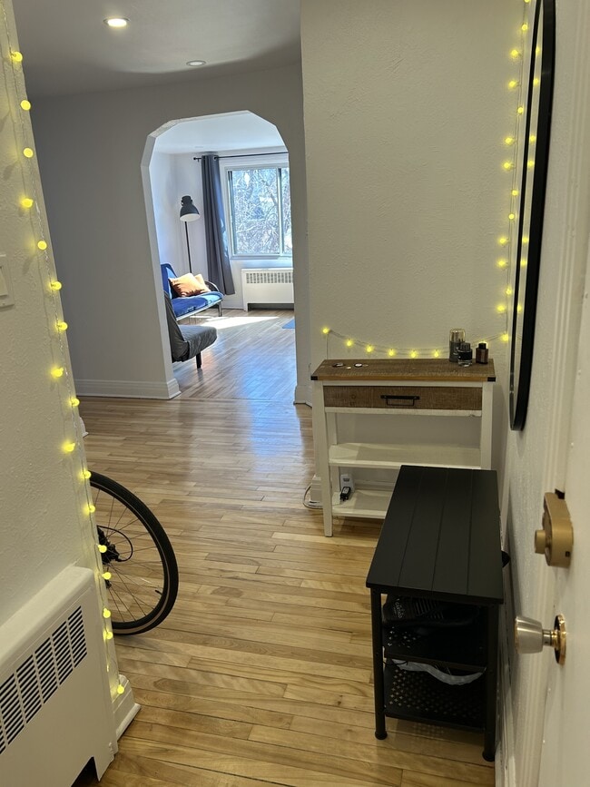 Building Photo - 3760 Ave Saint-Kevin