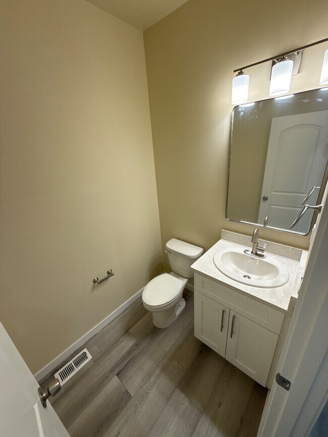 Foto del edificio - 9007 Nafizah Way