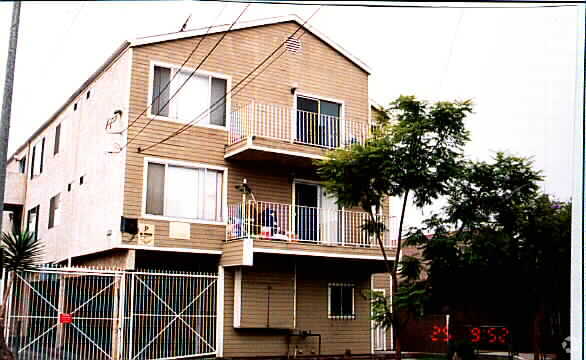 Foto del edificio - 1636 E 6th St