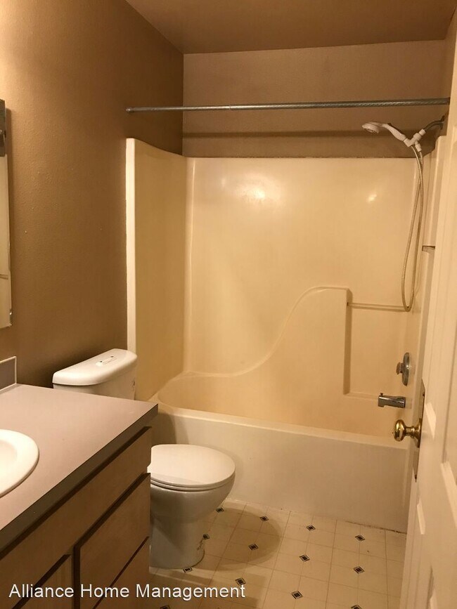 Foto del edificio - 3 br, 2 bath House - 223 Baker St. #103