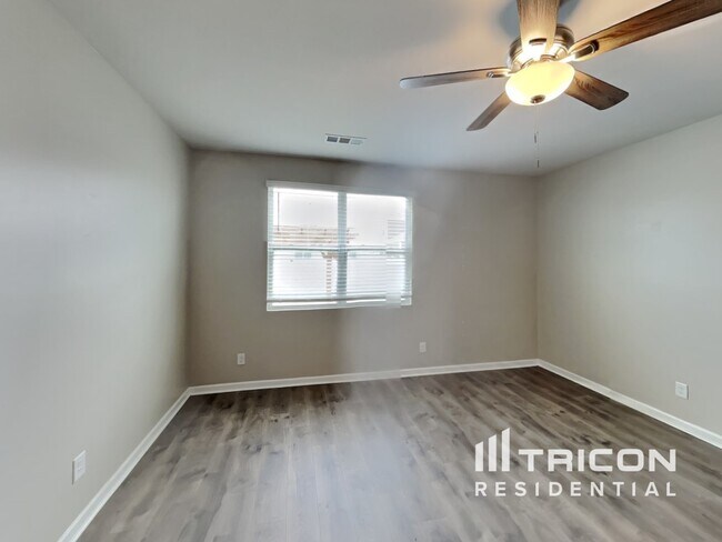 Foto del edificio - 5351 Owens Ln