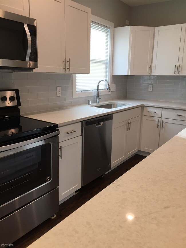 Building Photo - 2 br, 2 bath Duplex - 2727 S Quincy Ave