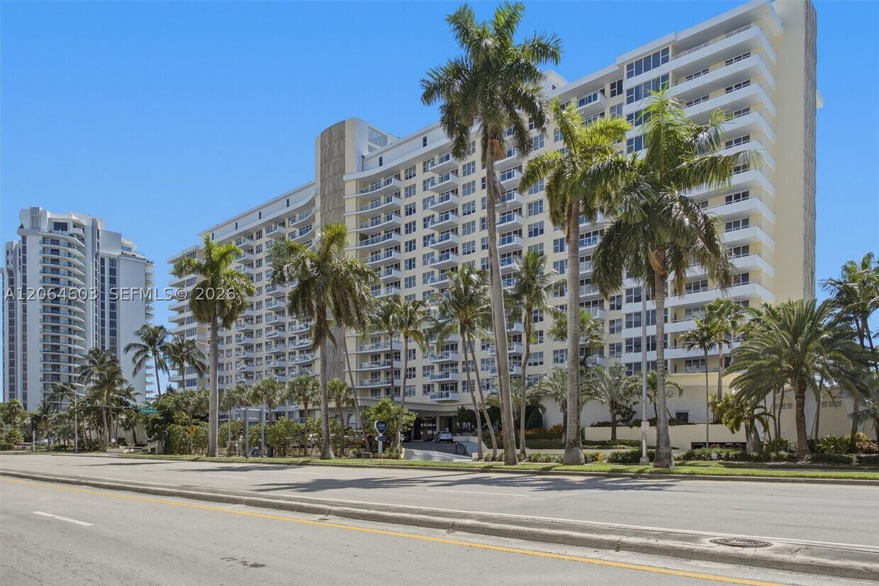 Building Photo - 5600 Collins Ave