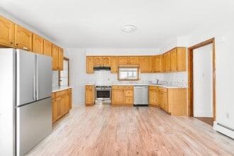 Building Photo - 42 Sargent Ave