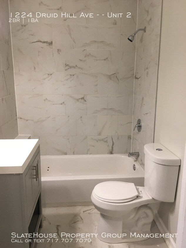 Foto del edificio - Exposed Brick Spacious home