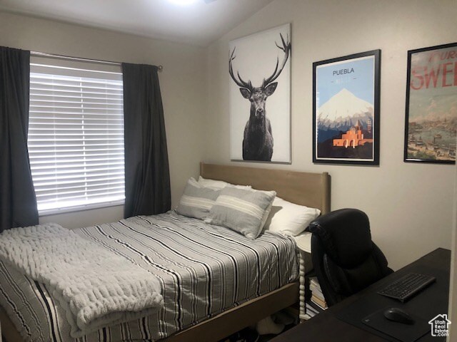 Foto del edificio - 587 N 200 E