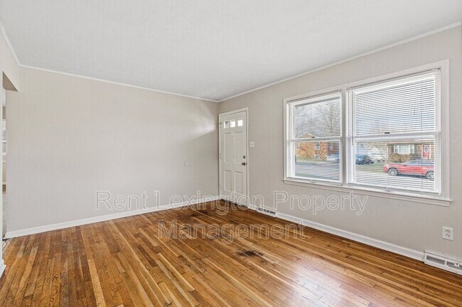 Foto del edificio - 3633 King Arthur Dr