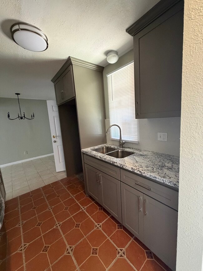 Building Photo - 2061 Matson Dr