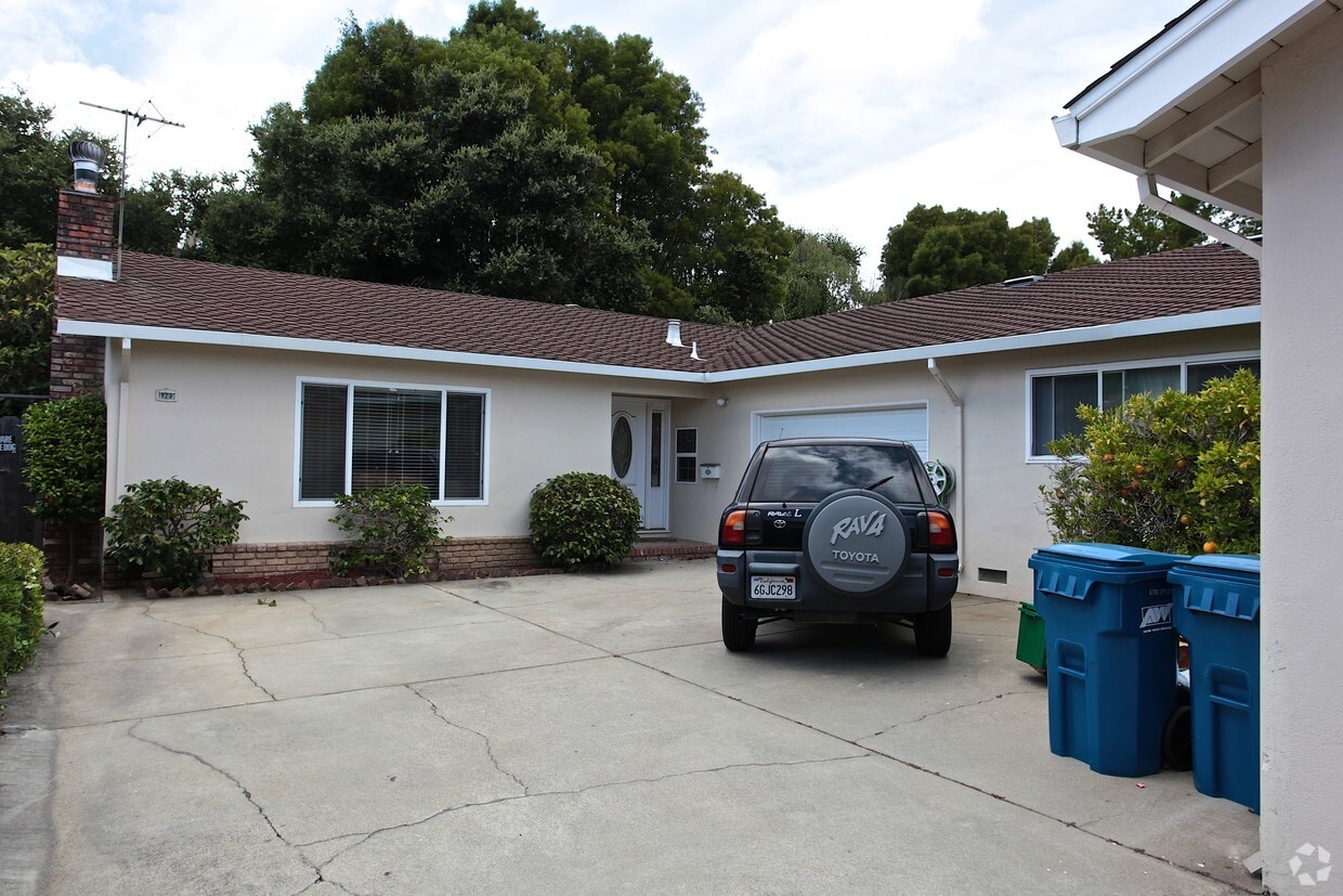 Building Photo - 1723 Sequoia Ave