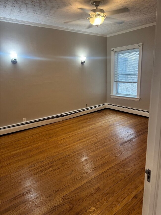 Foto del edificio - 6829 S Cornell Ave