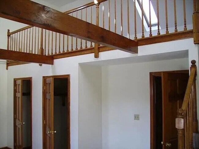 Foto del edificio - 3 bed 1/5 bath Townhome available 8/15/25
