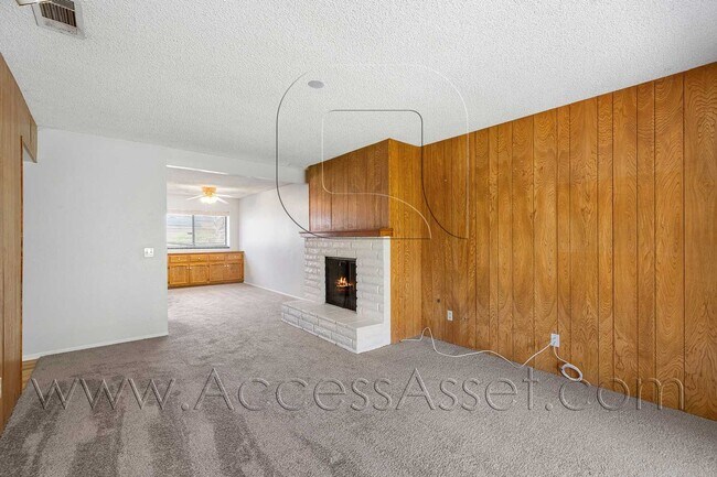 Building Photo - Charming Single-Story 4 Bed/2 Bath Home In...