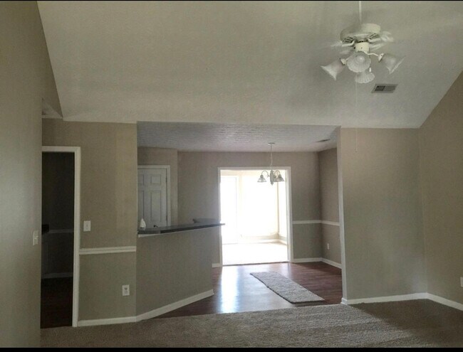 Foto del edificio - 843 Sweetwater Way