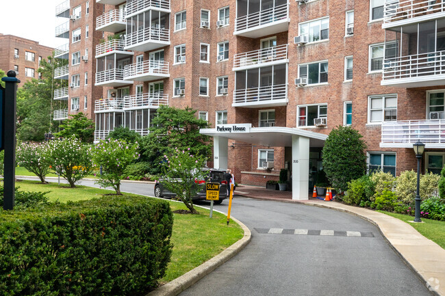 Entrance - Parkway House