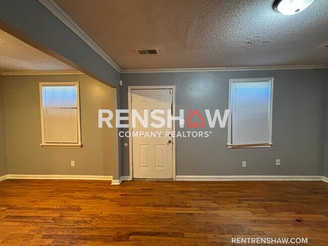 Building Photo - Text the Leasing Team at 901-820-4367 to S...