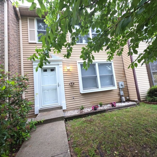 Building Photo - 1758 Springfield Ln