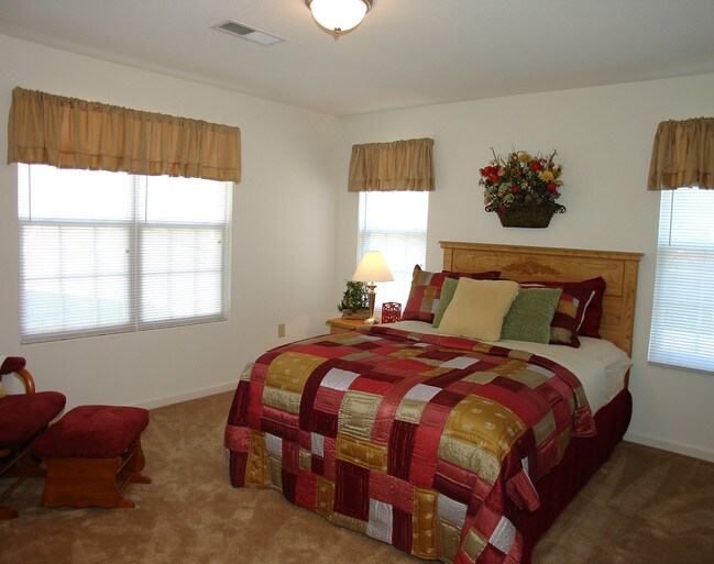 Habitación - 301 N Dougherty Dr