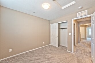 Building Photo - 48 Lomita Heights Dr