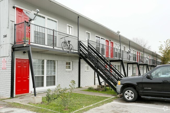 Foto del edificio - Golfcrest Apartments