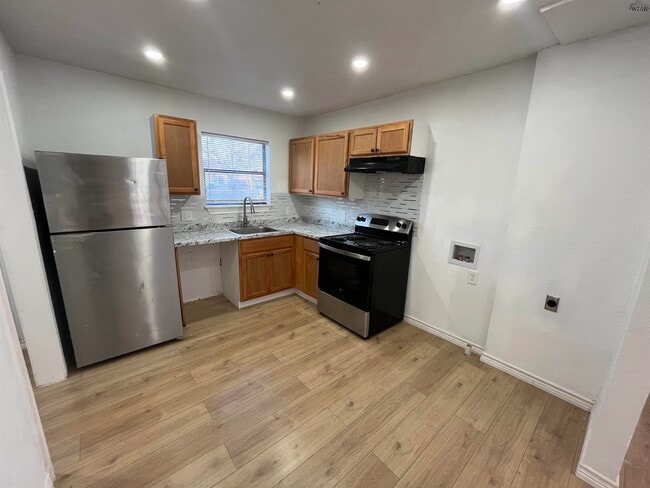 Building Photo - 2908 Cunningham Dr