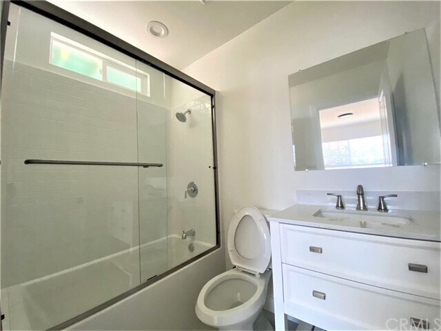 Foto del edificio - 13891 Yockey St