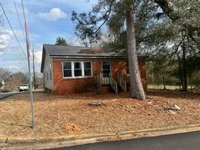 Building Photo - 1815 18th Ave