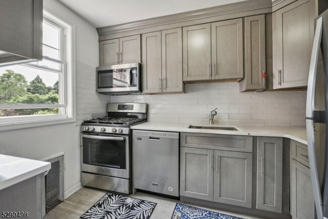 Building Photo - 176 Millburn Ave