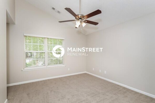Foto del edificio - 4 Bedroom Pet-Friendly Home in ATLANTA, GA...