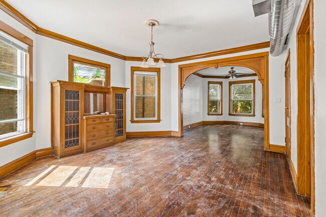 Foto del edificio - 4237 W Potomac Ave