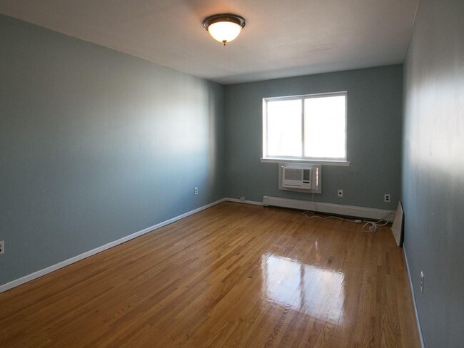 Foto del edificio - 9440 Ridge Blvd