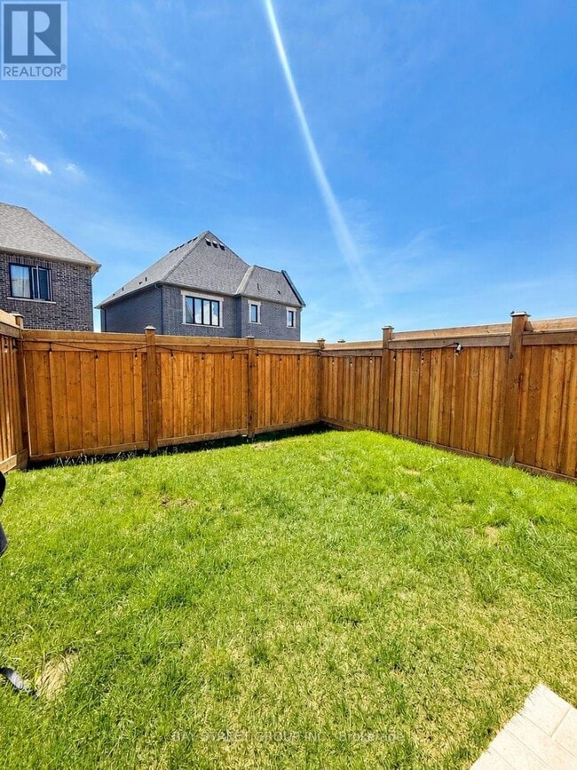 Building Photo - 1130 Thompson Dr
