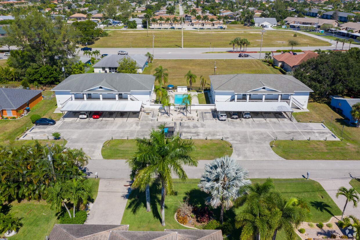 Building Photo - 1413 SW 48th Ter