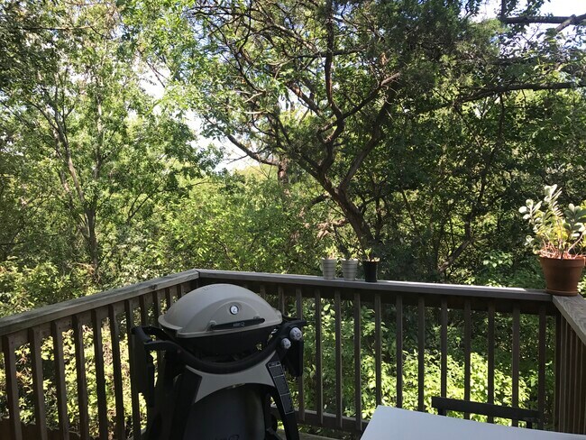 Building Photo - 600 Ramble Lane