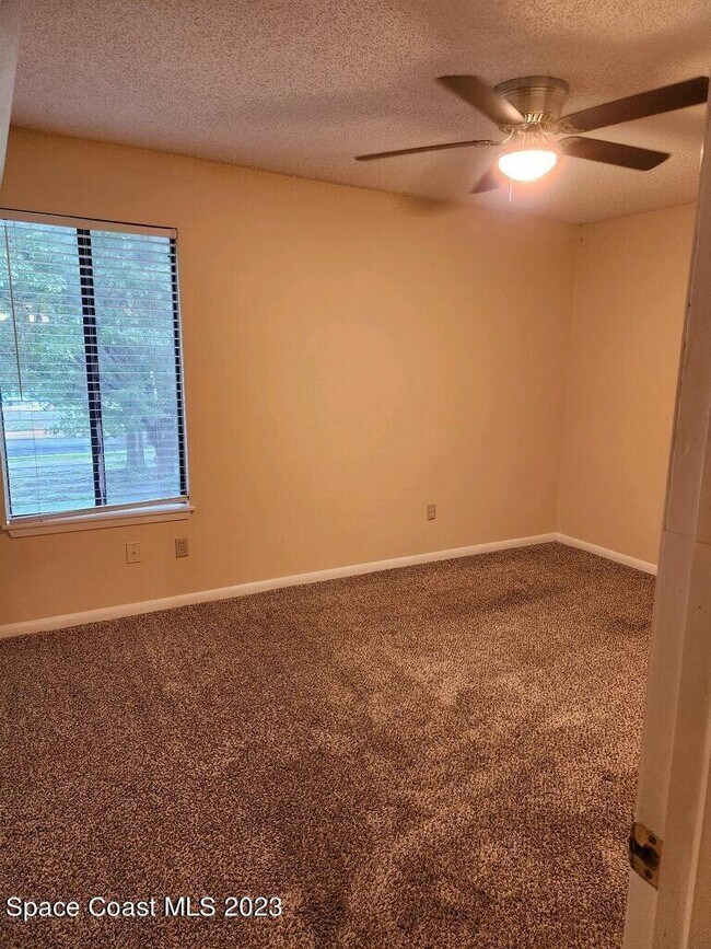 Building Photo - 3505 Sable Palm Ln