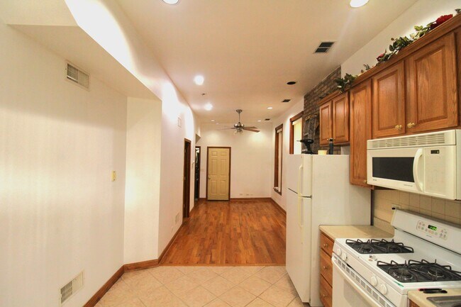 Foto del edificio - 1335 W Huron St