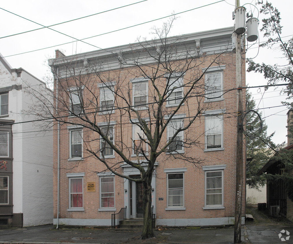 Building Photo - 206 Union St