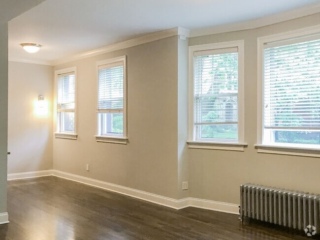 Building Photo - 4838 N Paulina St