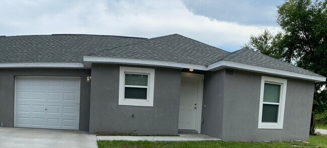 Exterior frontal - 800 E Gottsche Ave